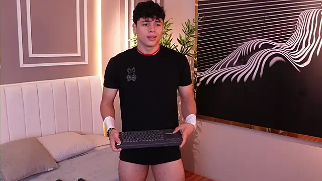 Snapshot of Ethan_occonor chatting on October 27, 2025, 11:44 am Ethan occonor online show from October 27, 2025, 11:44 am