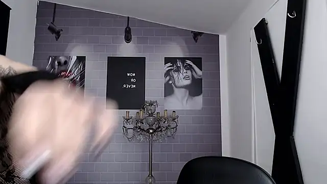 Snapshot of aleesha_cameron02 chatting on October 24, 2025, 12:37 pm aleesha cameron02 online show from October 24, 2025, 12:37 pm