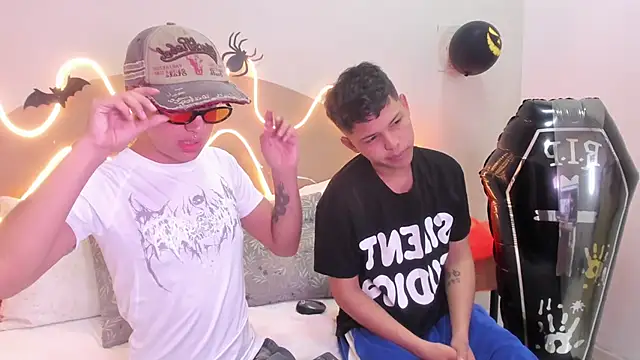 Snapshot of Enrrixxx_ chatting on October 26, 2025, 7:25 pm Enrrixxx online show from October 26, 2025, 7:25 pm