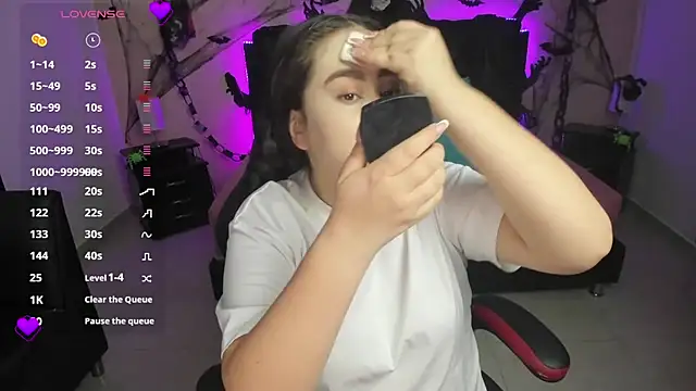 Snapshot of LolaVillalobos chatting on October 22, 2025, 1:43 pm LolaVillalobos online show from October 22, 2025, 1:43 pm