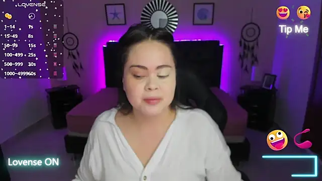 Snapshot of LolaVillalobos chatting on November 5, 2025, 1:47 pm LolaVillalobos online show from November 5, 2025, 1:47 pm