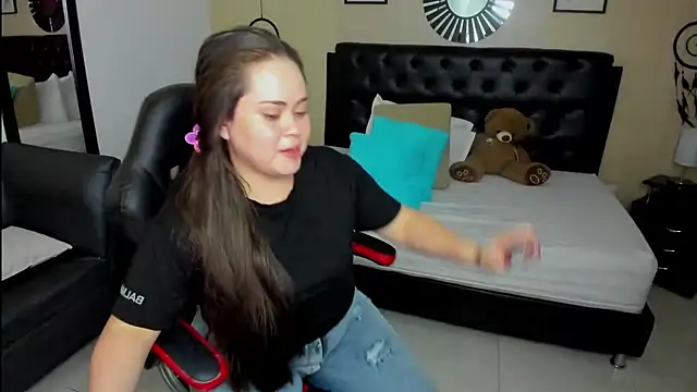 Snapshot of LolaVillalobos chatting on September 24, 2025, 11:28 am LolaVillalobos online show from September 24, 2025, 11:28 am