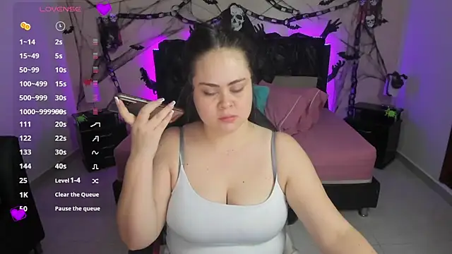 Snapshot of LolaVillalobos chatting on October 23, 2025, 1:32 pm LolaVillalobos online show from October 23, 2025, 1:32 pm