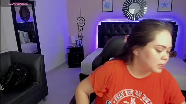 Snapshot of LolaVillalobos chatting on October 8, 2025, 2:29 pm LolaVillalobos online show from October 8, 2025, 2:29 pm