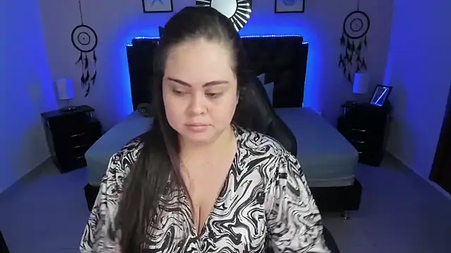 Snapshot of LolaVillalobos chatting on November 17, 2025, 12:31 pm LolaVillalobos online show from November 17, 2025, 12:31 pm