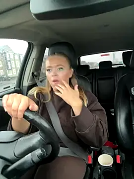 KaylaTrudi online show from November 14, 2025, 10:52 am