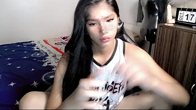 Snapshot of Cutierhyxx chatting on October 19, 2025, 10:07 am Cutierhyxx online show from October 19, 2025, 10:07 am