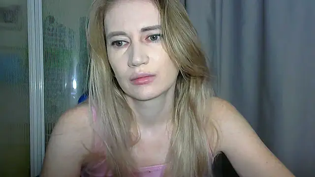 Snapshot of JessFoxxx chatting on November 12, 2025, 2:59 am JessFoxxx online show from November 12, 2025, 2:59 am