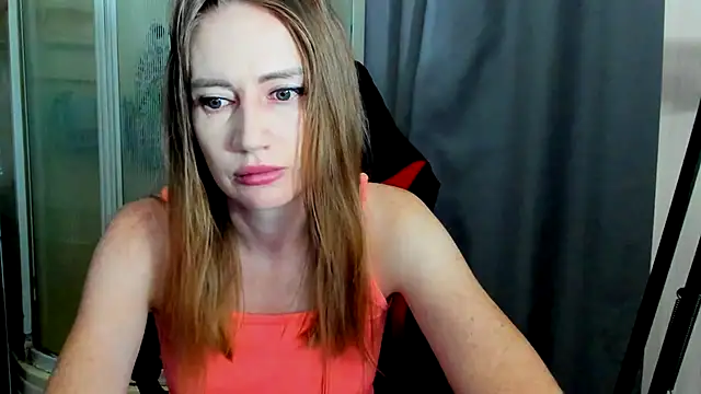 Snapshot of JessFoxxx chatting on July 5, 2026, 2:38 am JessFoxxx online show from July 5, 2026, 2:38 am