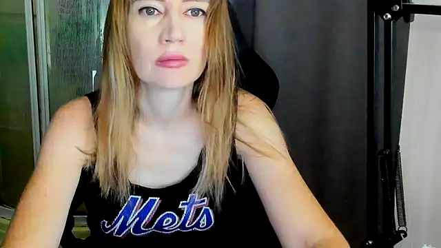 Snapshot of JessFoxxx chatting on June 28, 2026, 12:39 am JessFoxxx online show from June 28, 2026, 12:39 am