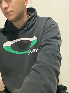 Snapshot of Tavinho067 chatting on October 30, 2025, 4:33 am Tavinho067 online show from October 30, 2025, 4:33 am