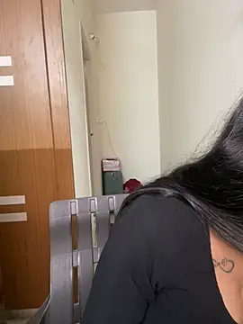 its ur flora online show from April 17, 2026, 8:00 pm