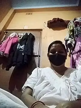 Desi couple305 online show from February 12, 2026, 7:35 pm