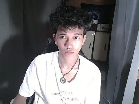 Snapshot of kenbigcockxx chatting on November 2, 2025, 10:20 am kenbigcockxx online show from November 2, 2025, 10:20 am