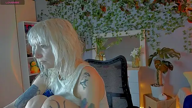 Snapshot of tattoo_art_baby chatting on June 17, 2026, 2:00 am tattoo art baby online show from June 17, 2026, 2:00 am