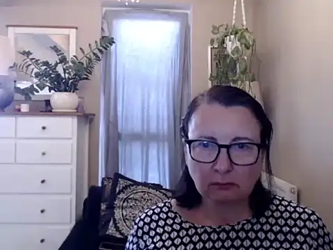 MaryHoney5 online show from September 10, 2025, 12:15 pm