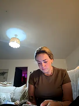 Snapshot of SofiaaBlackk chatting on November 18, 2025, 9:23 am SofiaaBlackk online show from November 18, 2025, 9:23 am