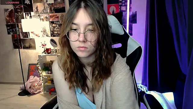 ameliameadd online show from September 18, 2025, 7:33 am