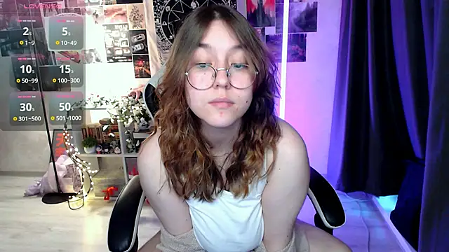 ameliameadd online show from November 19, 2025, 8:14 am