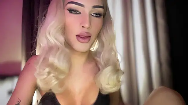 Alicegreenexx online show from June 28, 2026, 7:42 pm