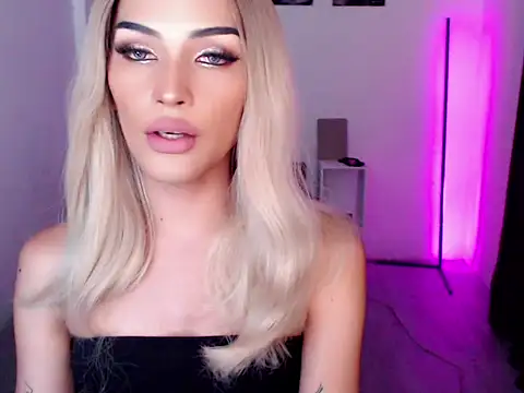 Alicegreenexx online show from April 15, 2026, 11:27 pm