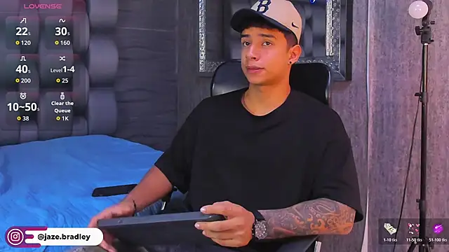 Snapshot of jaze_bradley chatting on November 10, 2025, 11:26 am jaze bradley online show from November 10, 2025, 11:26 am