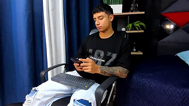 Snapshot of jaze_bradley chatting on November 19, 2025, 11:32 am jaze bradley online show from November 19, 2025, 11:32 am