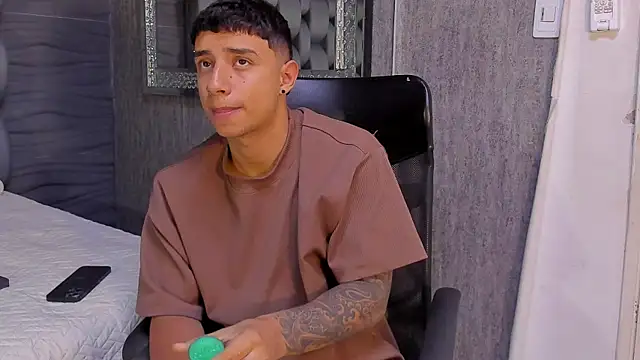 Snapshot of jaze_bradley chatting on November 13, 2025, 11:36 am jaze bradley online show from November 13, 2025, 11:36 am