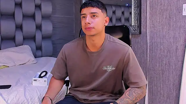 Snapshot of jaze_bradley chatting on November 12, 2025, 11:36 am jaze bradley online show from November 12, 2025, 11:36 am