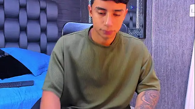 Snapshot of jaze_bradley chatting on November 5, 2025, 11:35 am jaze bradley online show from November 5, 2025, 11:35 am