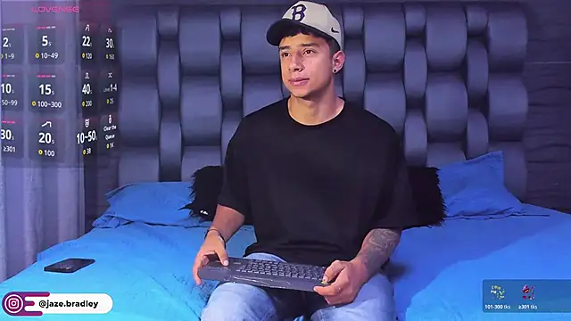 Snapshot of jaze_bradley chatting on November 6, 2025, 11:36 am jaze bradley online show from November 6, 2025, 11:36 am