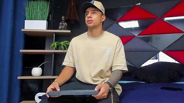 Snapshot of jaze_bradley chatting on November 24, 2025, 11:21 am jaze bradley online show from November 24, 2025, 11:21 am