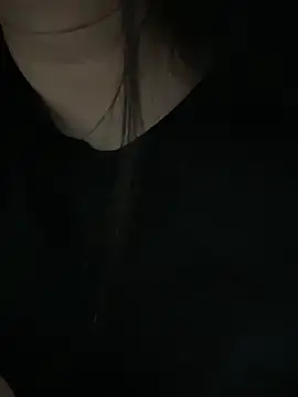 Snapshot of _kween23 chatting on October 19, 2025, 4:10 pm  kween23 online show from October 19, 2025, 4:10 pm