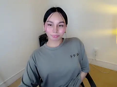 holly tabby online show from February 1, 2026, 1:15 am