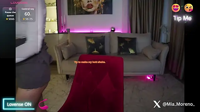 ArianaaSwift online show from September 30, 2025, 6:58 pm