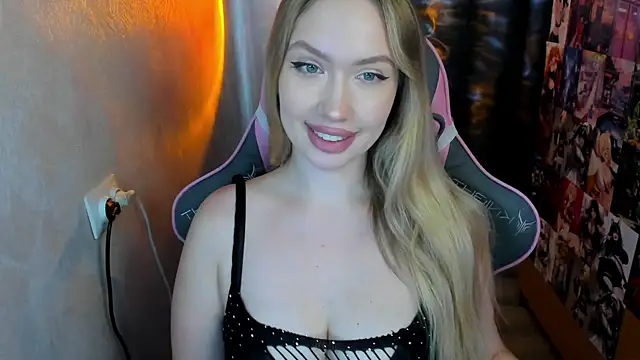 NicoleRiccii online show from November 11, 2025, 11:49 am