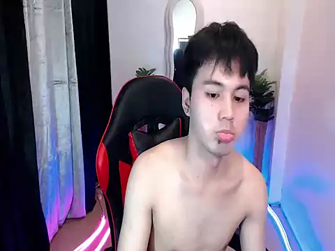 urasiantwink69 online show from September 28, 2025, 3:41 pm