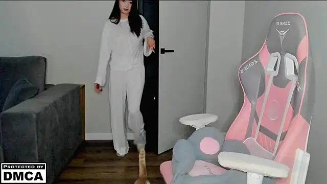 MeilideQian1 online show from June 30, 2026, 5:29 am