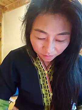 babychill09 online show from September 23, 2025, 6:42 am