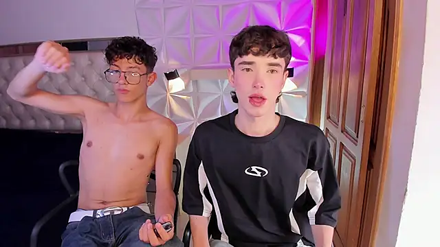 Snapshot of austin_rouse chatting on February 19, 2026, 8:17 pm austin rouse online show from February 19, 2026, 8:17 pm