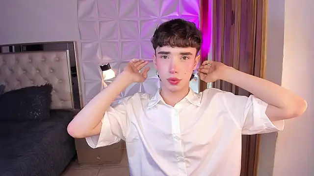 Snapshot of austin_rouse chatting on February 14, 2026, 8:42 pm austin rouse online show from February 14, 2026, 8:42 pm