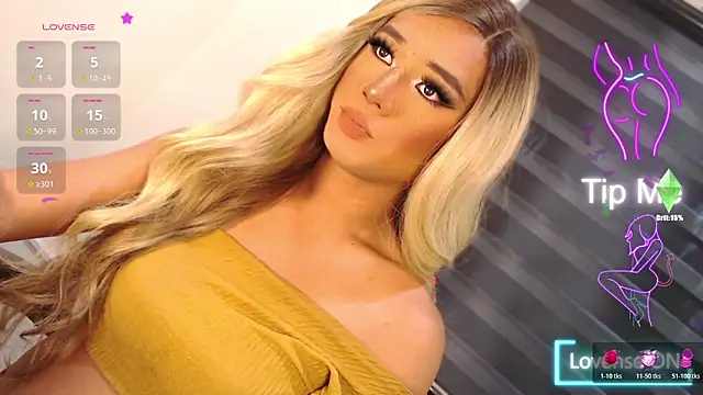 Snapshot of SissifyMeNow chatting on December 2, 2025, 1:39 am SissifyMeNow online show from December 2, 2025, 1:39 am