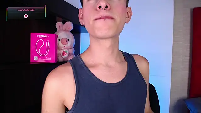 Snapshot of Ezra_Storm chatting on December 5, 2025, 4:44 am Ezra Storm online show from December 5, 2025, 4:44 am