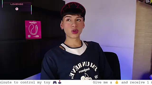 Snapshot of Ezra_Storm chatting on October 8, 2025, 4:58 am Ezra Storm online show from October 8, 2025, 4:58 am