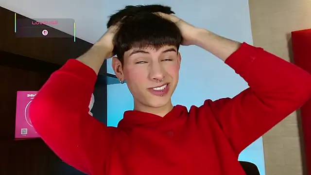 Snapshot of Ezra_Storm chatting on November 18, 2025, 5:11 am Ezra Storm online show from November 18, 2025, 5:11 am