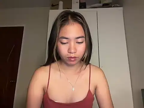 candycrushyyy online show from December 17, 2025, 2:49 am