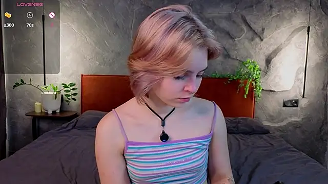 PolIyBowman online show from November 18, 2025, 3:15 pm