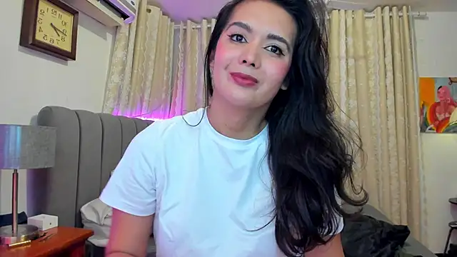 Snapshot of DsexiestQueenx chatting on November 17, 2025, 2:32 pm DsexiestQueenx online show from November 17, 2025, 2:32 pm