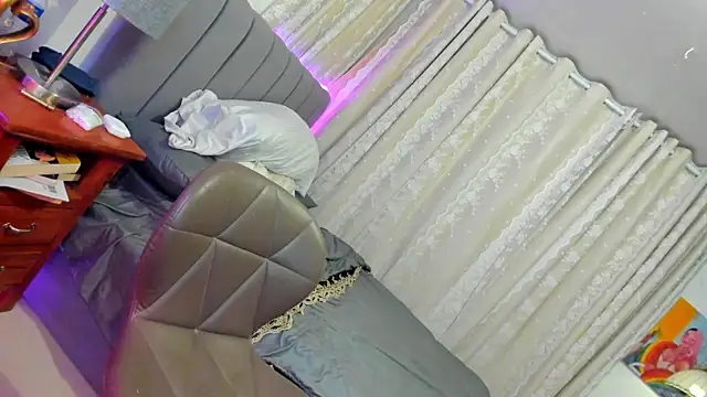 Snapshot of DsexiestQueenx chatting on November 13, 2025, 1:15 pm DsexiestQueenx online show from November 13, 2025, 1:15 pm