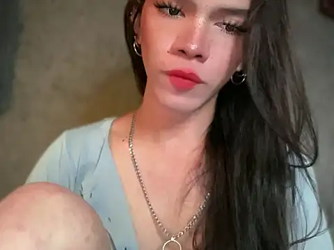 Snapshot of Misselliefayexxx chatting on June 19, 2026, 2:17 am Misselliefayexxx online show from June 19, 2026, 2:17 am